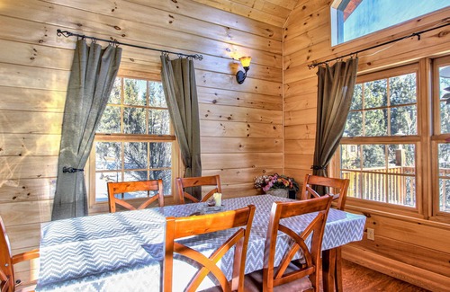 Whispering Forest House | Whispering Forest Log Cabin with endless VIEWS!