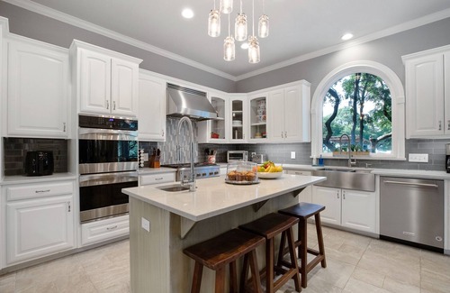 Dripping Springs House | Whispering Oaks Main House: Pool/Hot Tub/Fire Pit/10 Acres