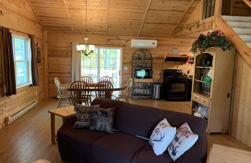 Frederick Cabin | Whispering Oaks Cabin 15033 Ray Rd , Rushville , IL 62681