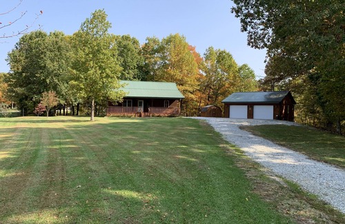 Frederick Cabin | Whispering Oaks Cabin 15033 Ray Rd , Rushville , IL 62681