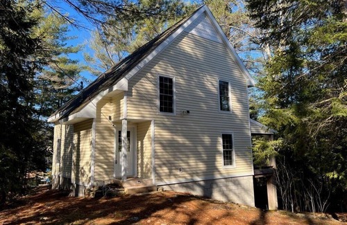 Burnt River Cottage | Whispering Pine Lakefront Four Season Cottage