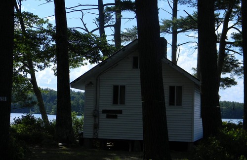 Damariscotta Cottage | Whispering Pines Cottage - Surrounded by Pemaquid Lake with beautiful views