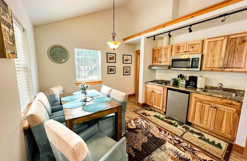 Lakeside Cabin | Whispering Pines cabin rentals