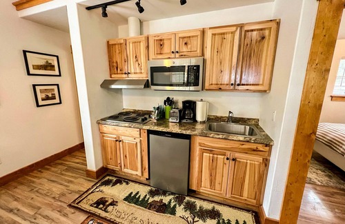 Lakeside Cabin | Whispering Pines cabin rentals