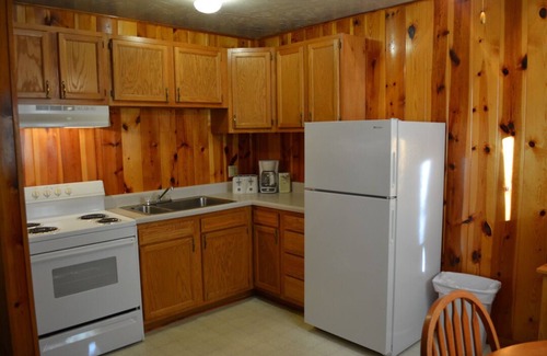 Pinetop-Lakeside Cabin | Whispering Pines - Cabin 30 (Spa Tub)