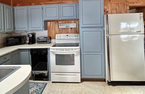 Belgrade Cottage | Whispering Pines Lake Front Cottage