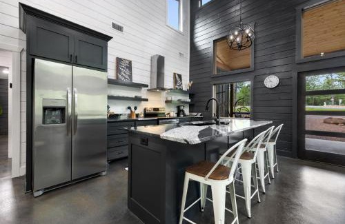 Pickens House | Whispering Retreat Sleeps 4