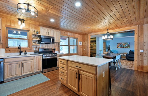 Spooner House | Whispering Woods- Spacious 5 bedroom home with sandy frontage near Spooner, WI.