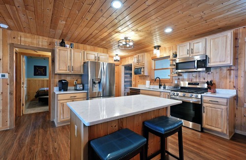 Spooner House | Whispering Woods- Spacious 5 bedroom home with sandy frontage near Spooner, WI.