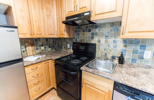 Whistler Creekside Condo | Whistler Creekside Condo. Extremely close to gondola for skiing and bike park access.