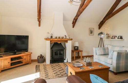 Totnes Cottage | WHISTLEY BARN, pet friendly, character holiday cottage in Blackawton
