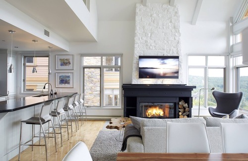 Mont-Tremblant Pedestrian Village Condo | White Altitude | Ski in Ski out | Amazing view/Tremblant Living