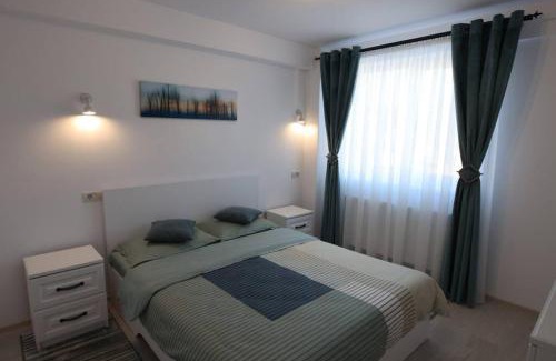 Gura Humorului Apartment | White Apartment Gura Humorului, Bucovina, Voronet