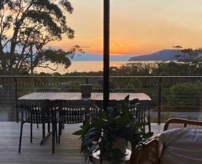 White Beach House | White Beach Retreat - Luxurious Water Views