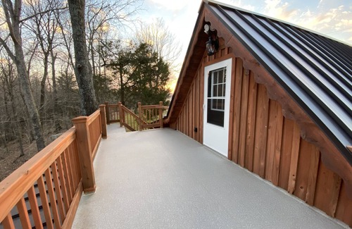 Penrod Cabin | White Bluff Cabin overlooking Lake Malone