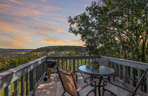 Wimberley House | White Buffalo Room With a View I Stargazing, Romantic
