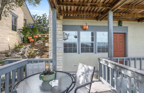 Wimberley House | White Buffalo Room With a View I Stargazing, Romantic