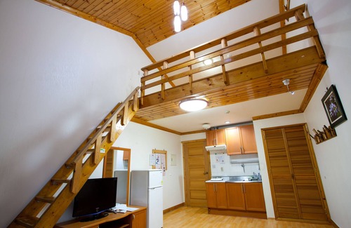 Bongpyeong House | White Cabin