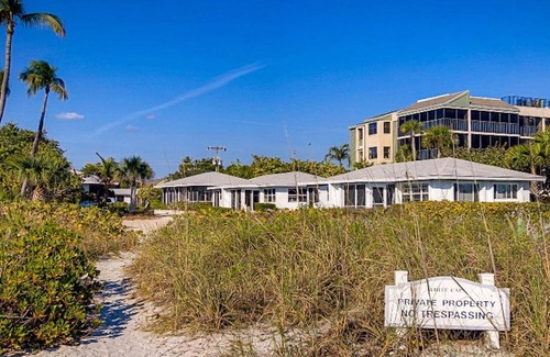 Sanibel House | White Caps 1