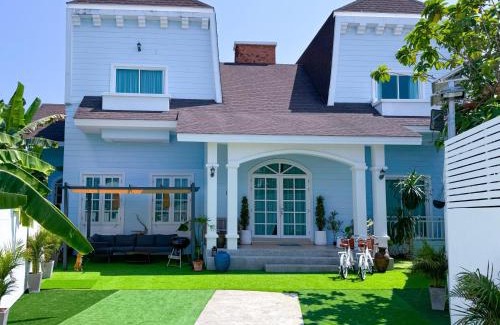 Wichit Villa | White Castle