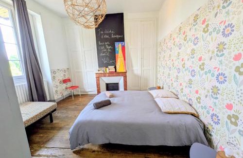 Condom Bed & Breakfast | White Chapel