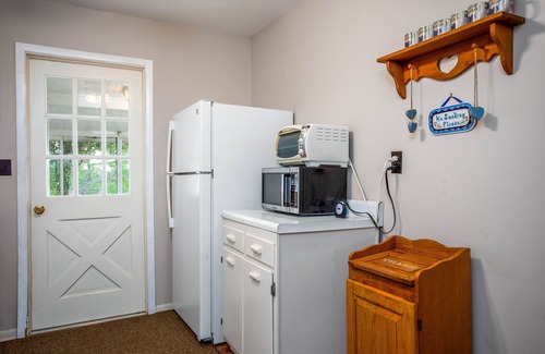 Hye House | White Cottage | Pet-friendly | Peaceful