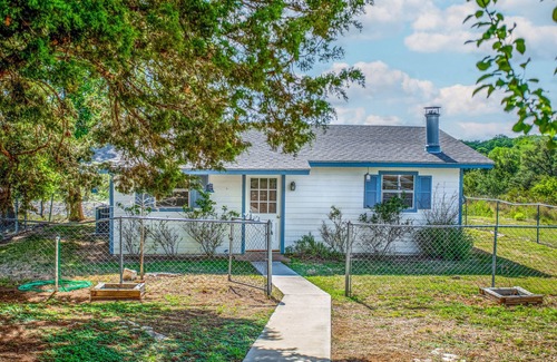 Hye House | White Cottage | Pet-friendly | Peaceful
