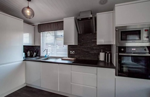 Troutbeck Bridge Cabin | White Cross Bay Holiday Park, Troutbeck bridge. A591