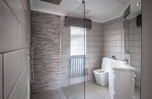 Troutbeck Bridge Cabin | White Cross Bay Holiday Park, Troutbeck bridge. A591