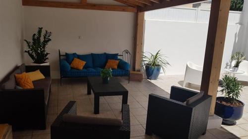 Peniche de Cima House | White Guest House
