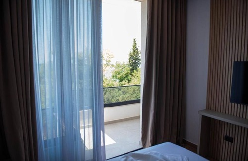 Radhime Hotel | White Hill Radhime