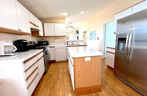 Cudjoe Key House | White Home - Receive 400 dollars ntowards a BOAT RENTAL!