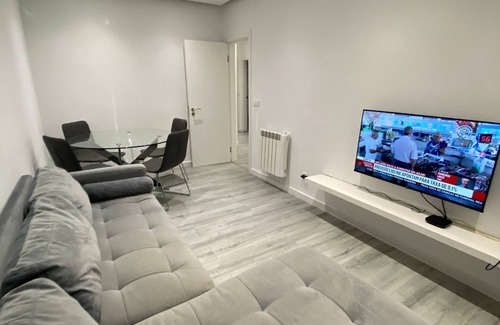Queluz Apartment | White house apartments