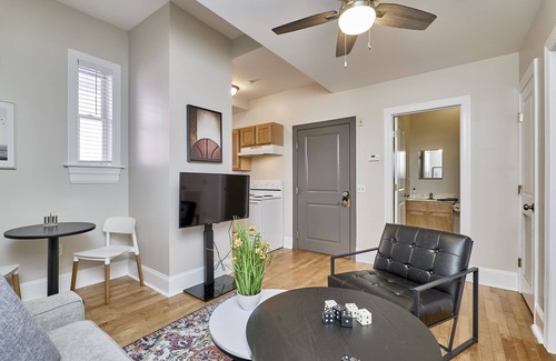 Grand Center Apartment | White House at Grand Central