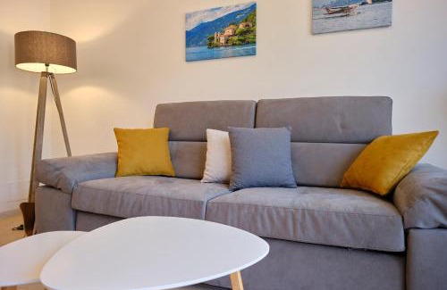 Como Apartment | White House & Como City Views