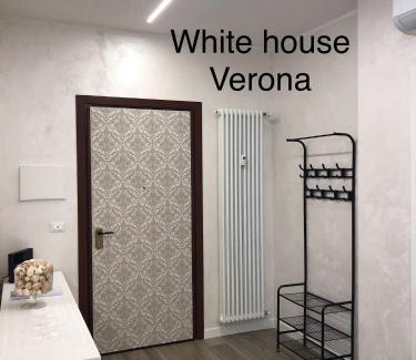 Sud-Ovest Apartment | WHITE HOUSE