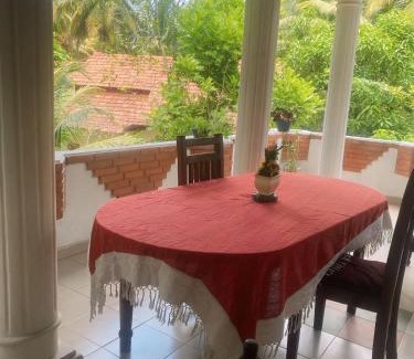 Morakatiyara Bed & Breakfast | White house