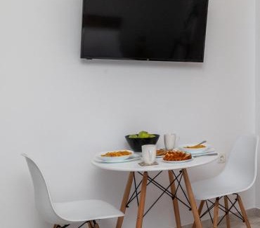 Razata Apartment | White House studios & apartments