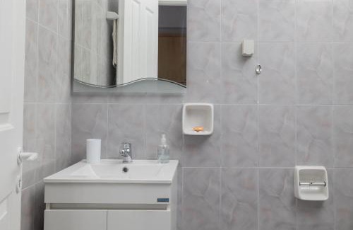 Razata Apartment | White House studios & apartments