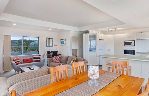 Ohope House | White Island Views - Ohope Holiday Home