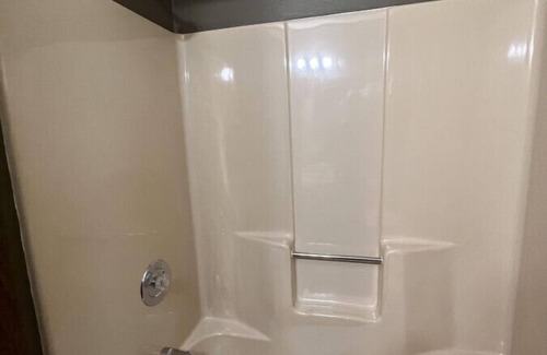 White Lake Cabin | White Lake Lodge - Family Room - Room 6 - Sleeps 5