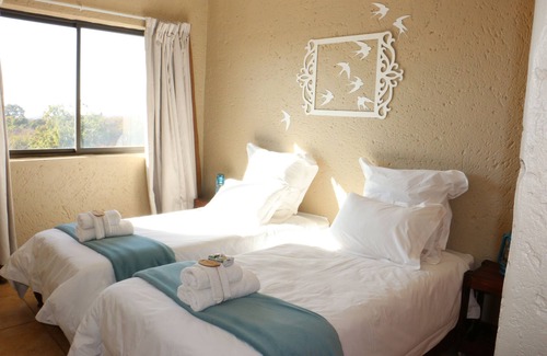 Tierpoort Bed & Breakfast | White Linen Guesthouse