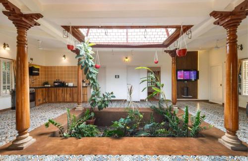 Narasapura Villa | White Lotus Villa by StayJadeJacuzziGames Room