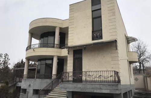 Nork-Marash Villa | White Luxury Villa With Swimming Pool In City Center