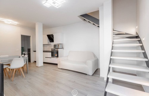 Oristano Historic Centre Apartment | White Magnolia Apartment