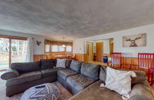 Jackson Apartment | White Mountain Getaway