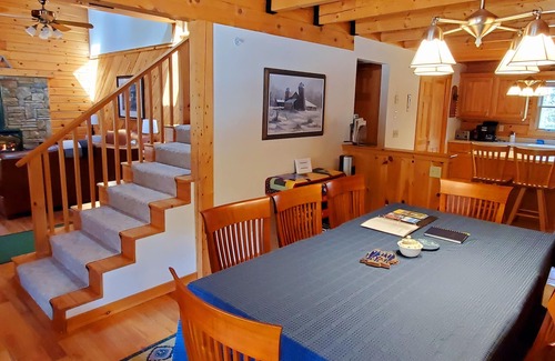 Bartlett Cabin | White Mountain Log Cabin Getaway Hike~Dine~Ski~Shop