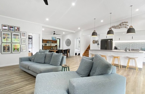 Horseshoe Bay House | White Pandanus, A beautifully styled beach house nestled in the peaceful charm of Magnetic Island