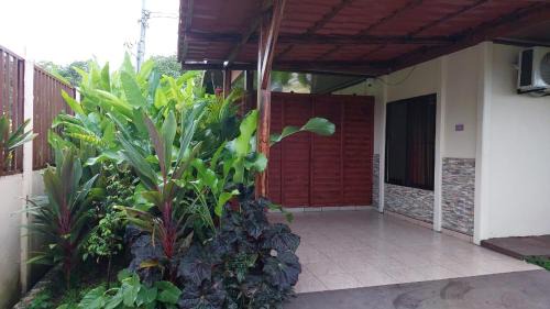 La Fortuna House | White Passiflora - Private Jacuzzi