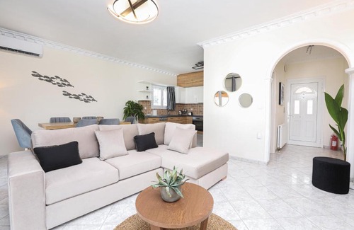 Petriti Apartment | White Pearl 2